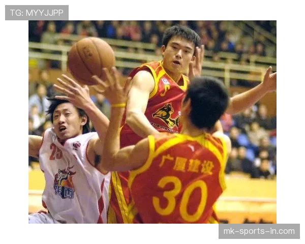 篮球合理冲撞规则解析：什么情况下身体接触才算合法防守？